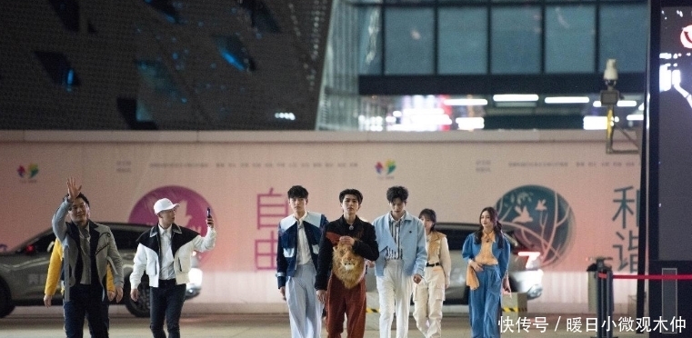 郑恺济南录制跑男,全程都在追苗苗,网友表示这期录制太甜了