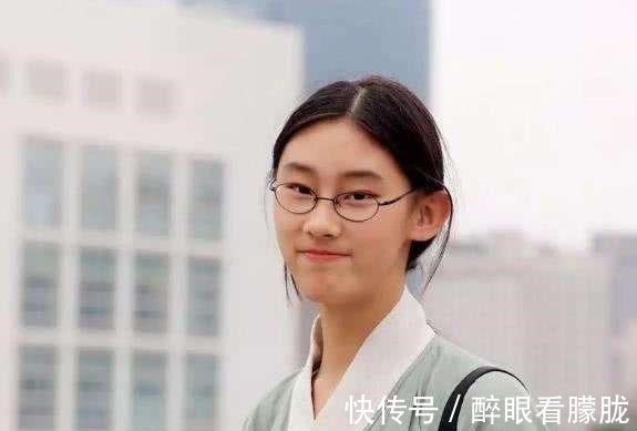 康震|近幾年火爆的《中國詩詞大會》,到底算不算背詩大會