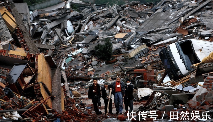 文化苦旅$著名学者易中天多次批评余秋雨,文人相轻余秋雨我不认识他