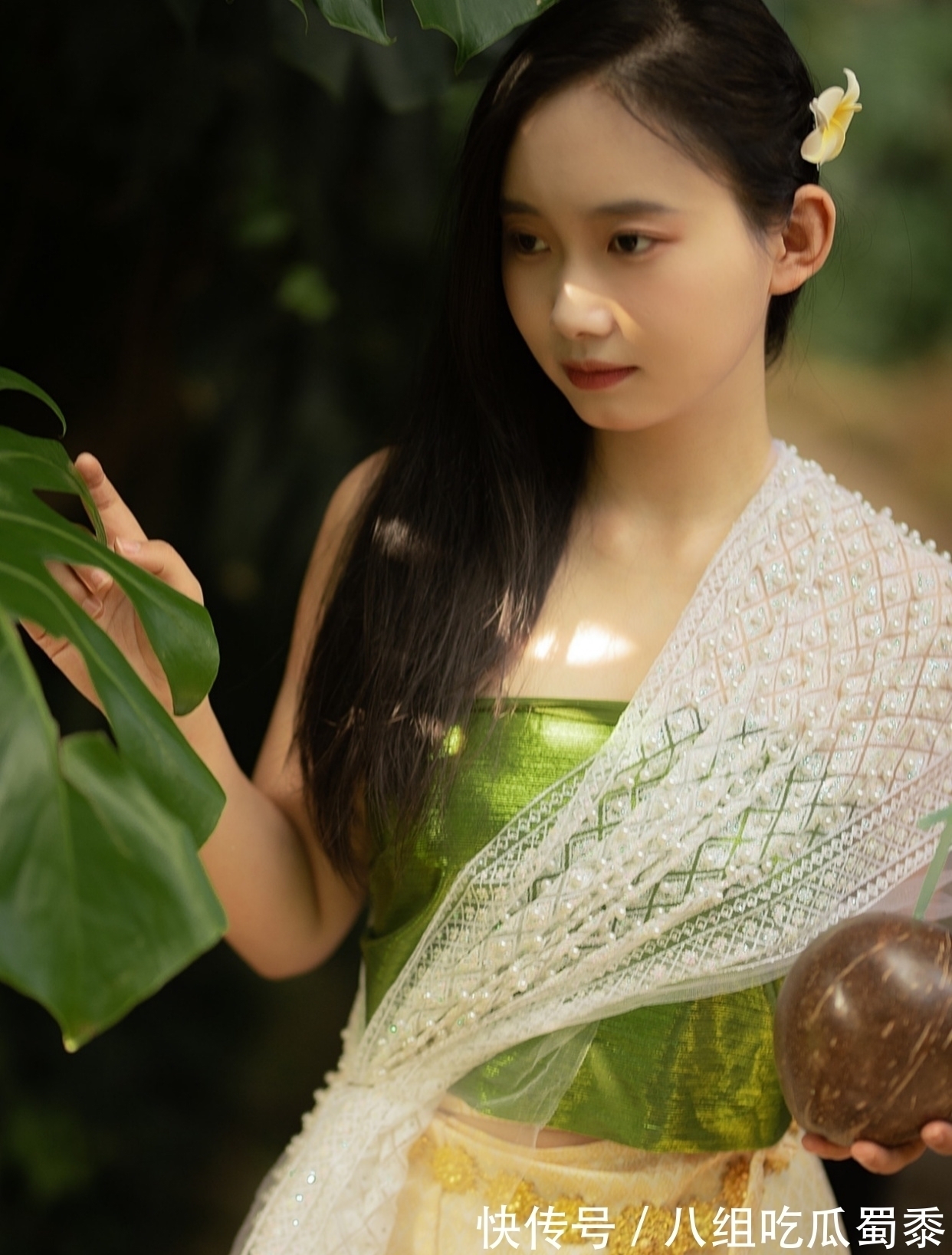 红尘@七绝·十三首丨长鞭战马边关上,忍见夷蛮膝下侯