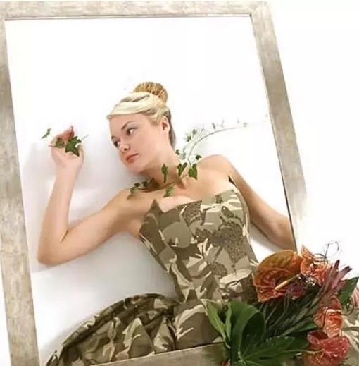 插座@31个“奇葩”的沙雕设计,设计师怕是脑袋进水了吧