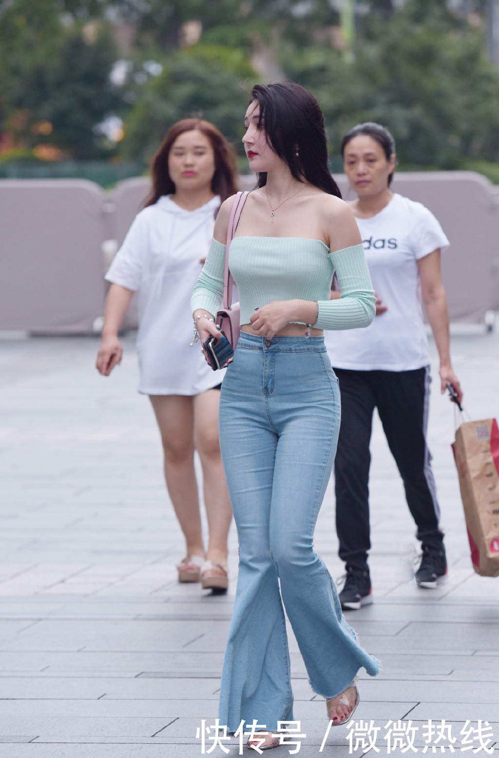 才能|喇叭裤时髦个性,用心才能穿出美感,身材偏胖的女生别“大意”