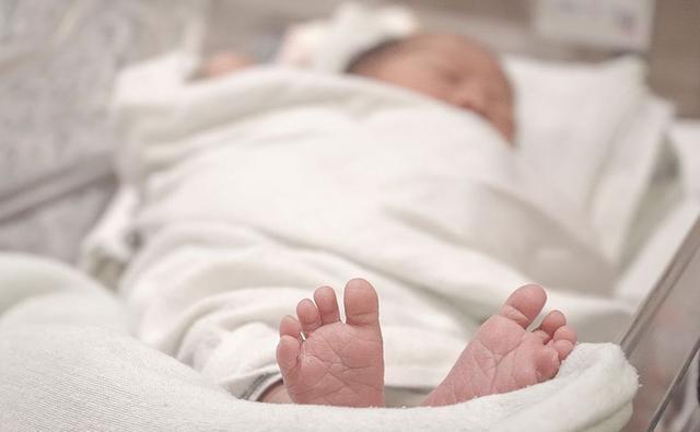 宝宝|怀胎七个月孕妈没忍住,宝宝生下来惨不忍睹,孕晚期有些食物别碰