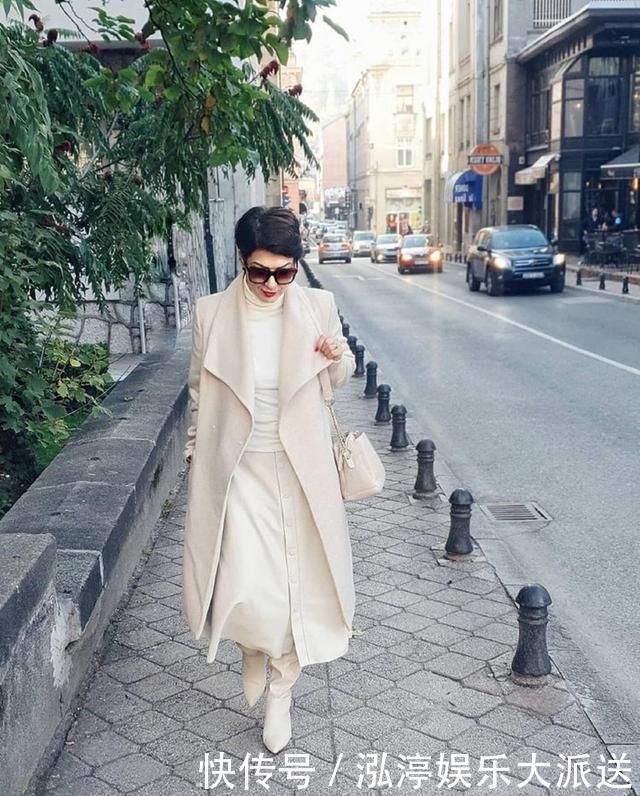 不管大衣还是羽绒服，女人少买黑色，这3种颜色更高级，洋气减龄