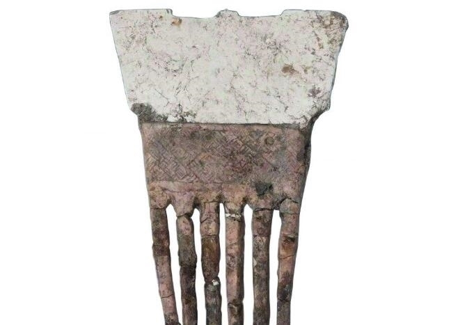 暴雨袭击考古现场,上千件文物遭哄抢,价值3亿的国宝无人要