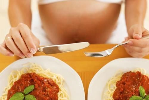 准妈妈们|孕期抽筋是补钙“信号”,产科医生提醒:要做到“两注意一避免”