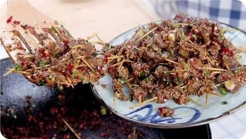 超爱吃的牙签肉,烧烤风味,一口一个,特解馋~