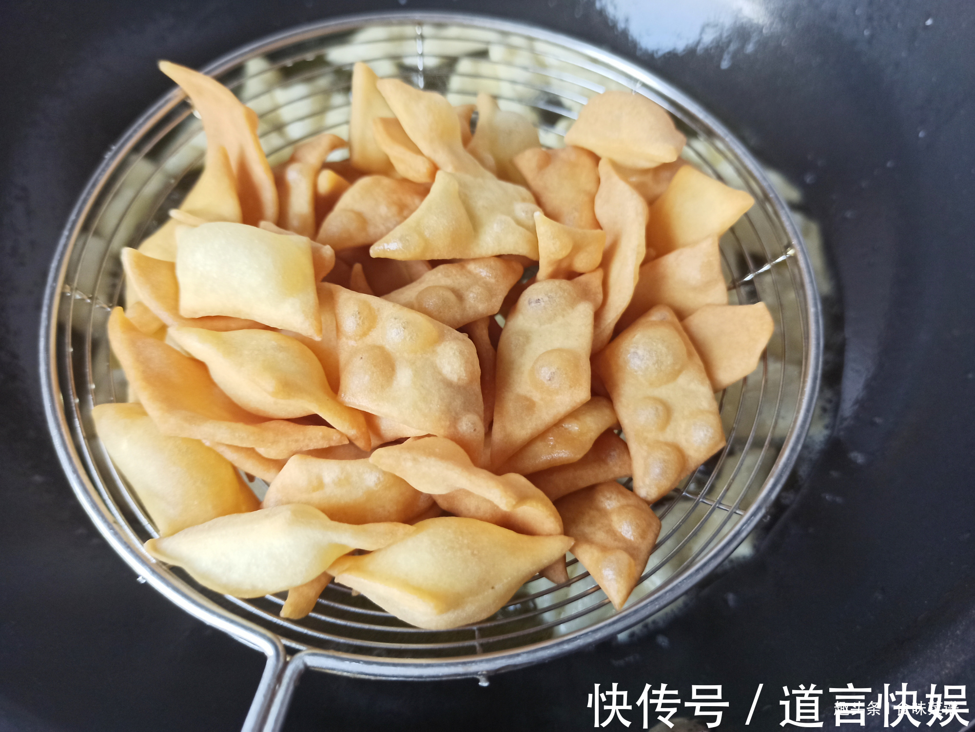 超好吃的挂霜小零食,超市卖10元1斤,教你在家做,成本只要2块钱