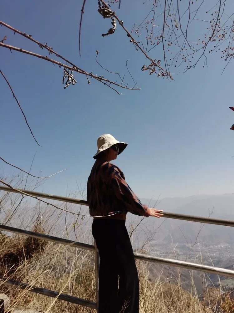 指南村|登顶东川小牯牛山——慈悲殿