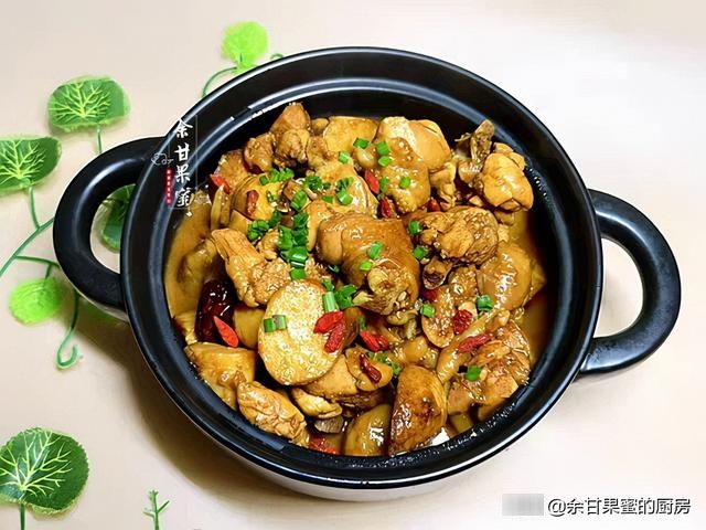 芋头|入秋后多吃这碱性食物，煎一煎加鸡腿同烧，鲜香软糯吃不腻