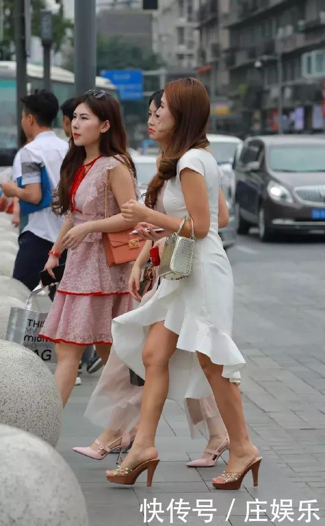 女人穿上一双高跟鞋，让你的魅力优雅的绽放！