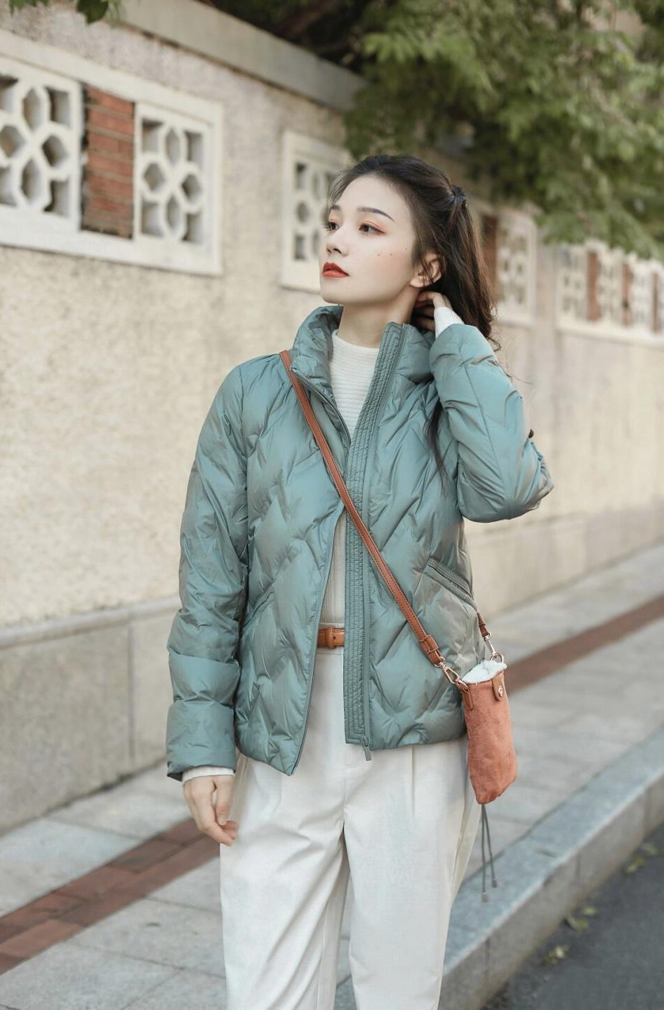 高领|被这组时髦洋气的羽绒服搭配折服了,保暖时髦,大家可以照搬