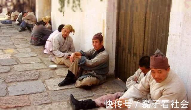 横店20万临时演员现状:光棍的世界,懒汉的天堂,疯子的乐园