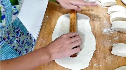 油酥饼|面粉别捣鼓做蛋糕了,现在流行它比蛋糕简单,比油条好吃,收藏