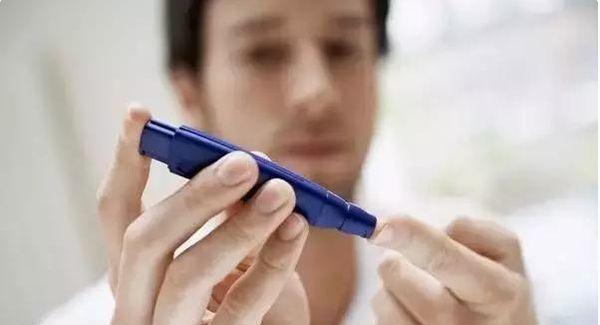 凝血功能|清晨空腹吃花生,养胃更补血,但6类人吃多了反而是养病