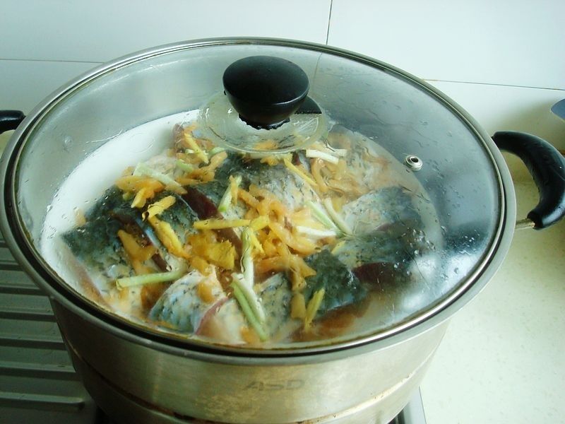 榨菜不要直接吃了，和它搭配蒸，肉质鲜嫩又入味，零厨艺都会