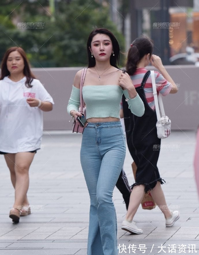 小姐姐 喇叭裤是不可能过时的，这辈子都不会过时的