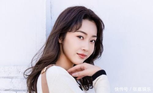 发型|发量多的女生,尽量别留这几种发型,显老还没气质!