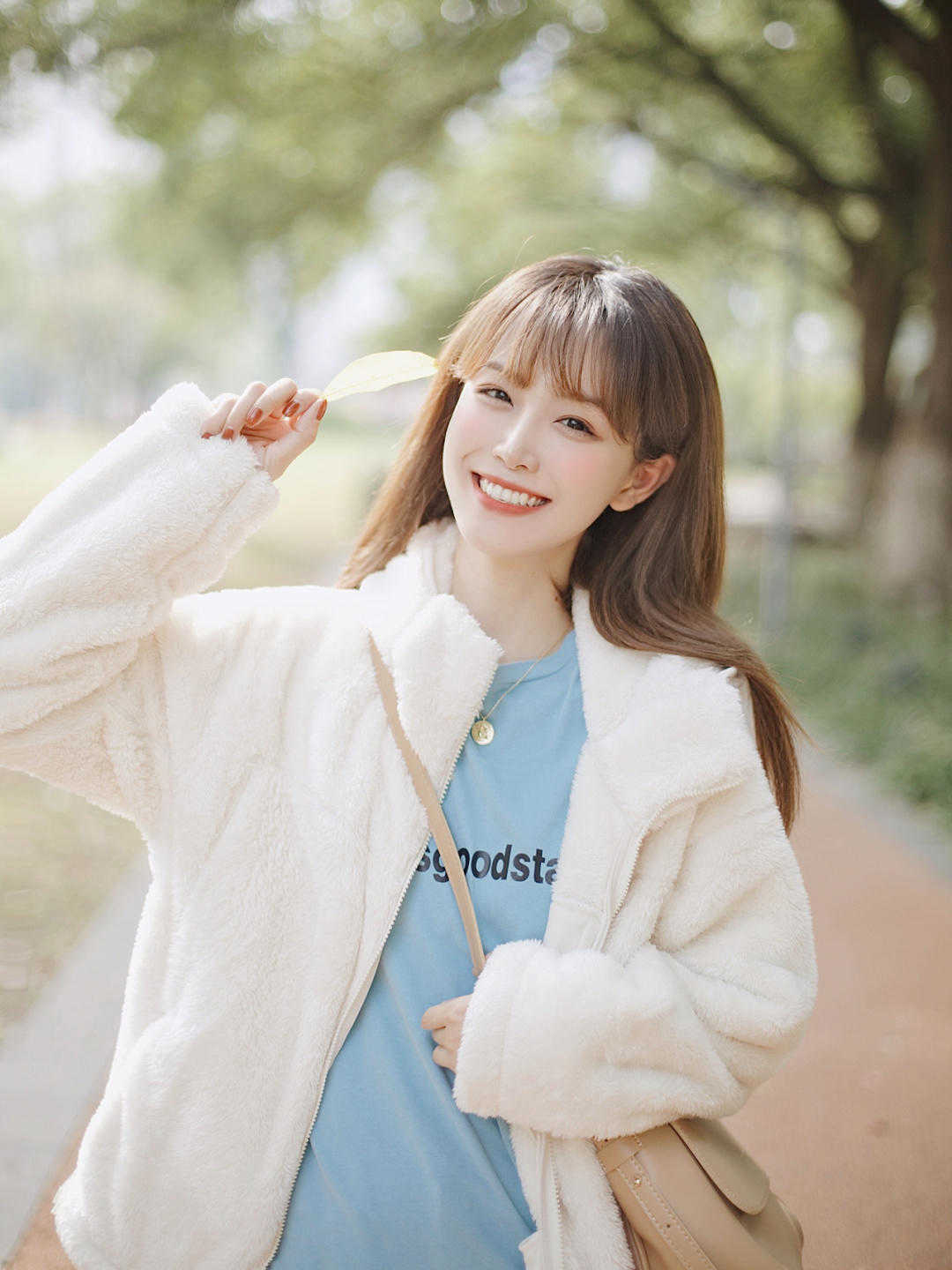 保暖|上身不臃肿!百搭还保暖的“摇粒绒”外套火了,让你穿上不想脱