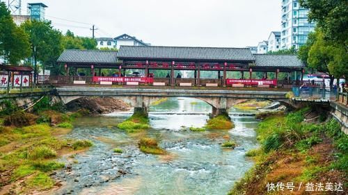 小镇|下雪和温泉更配，这座小镇泡汤几乎无成本，可每日消费