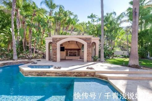 卫生间|带你参观董卿在国外的家，光卫生间就有十个，院子还设立露天厨房