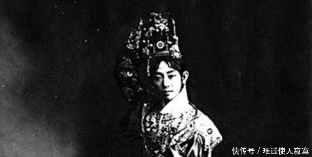 掌声|他是一代名角,赢得无数掌声,却做了这事负了她!