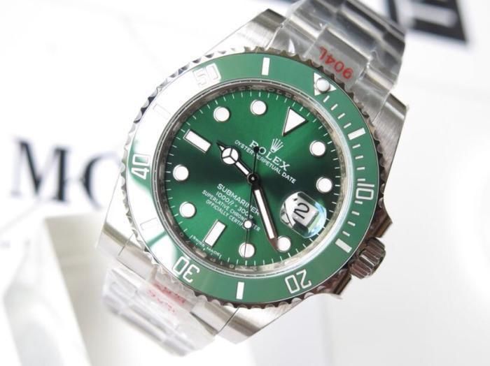 广州大量仿制名表欲销往欧美被查! 新品被完美拆解复制只需10天!