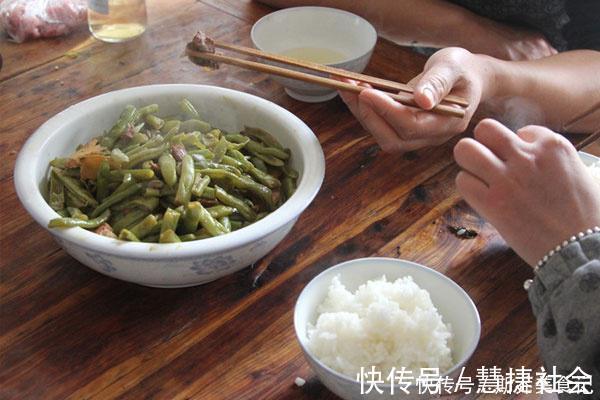 大鱼大肉|越抠门的人越长寿？在三个方面“一毛不拔”的人，都能健康长寿