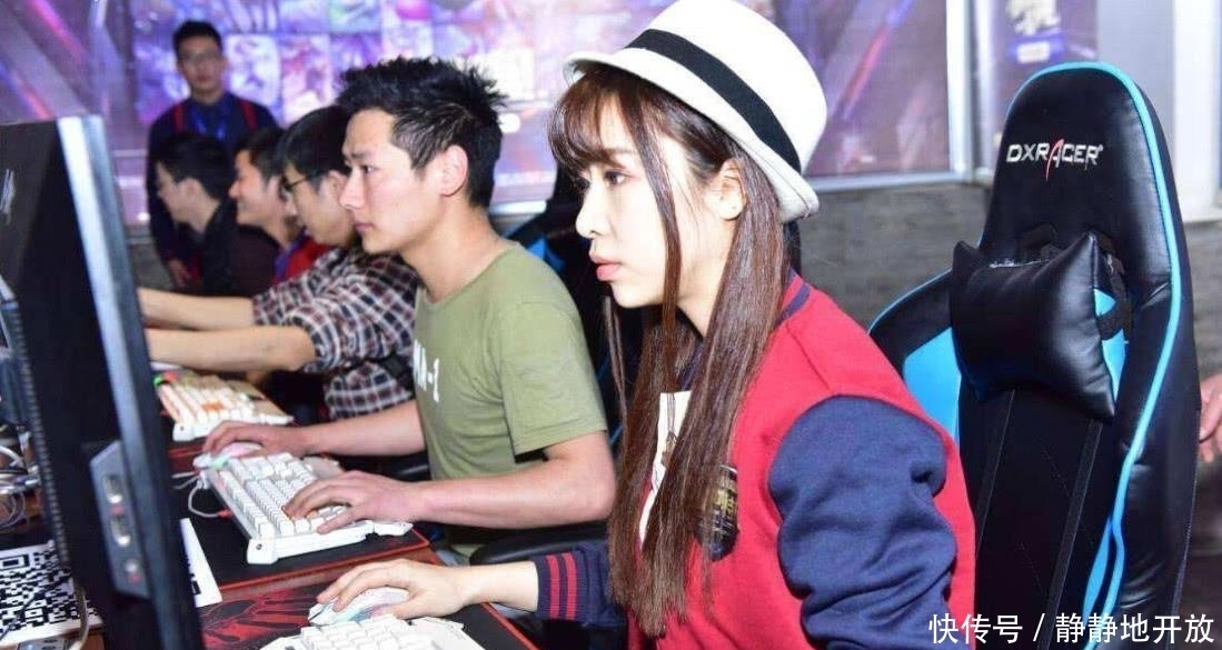 网吧|网吧老板为何不赶走“蹭睡”的人?并非好心,内行人道出“猫腻”