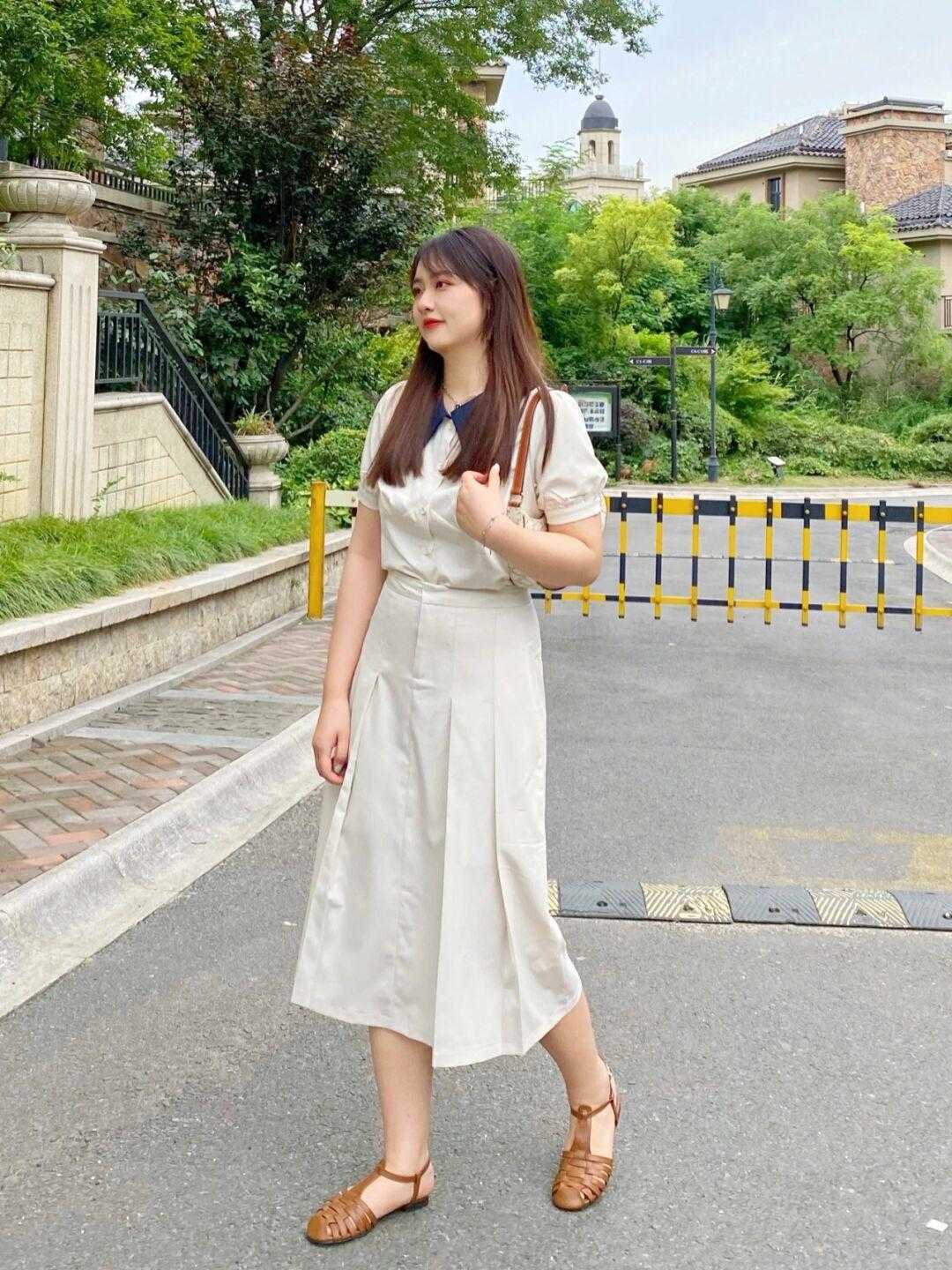 身材|胖女孩关心的显瘦穿搭,135斤也能显90斤的即视感,时髦还很精致