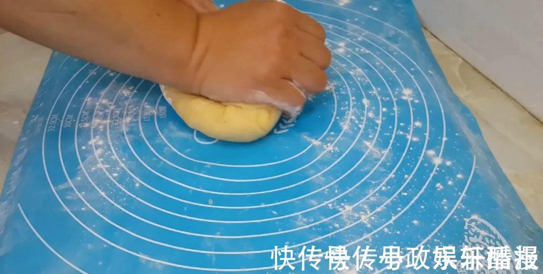 3个鸡蛋,1斤面粉,大刀一切,松软香甜不刷油,我家一周吃五次