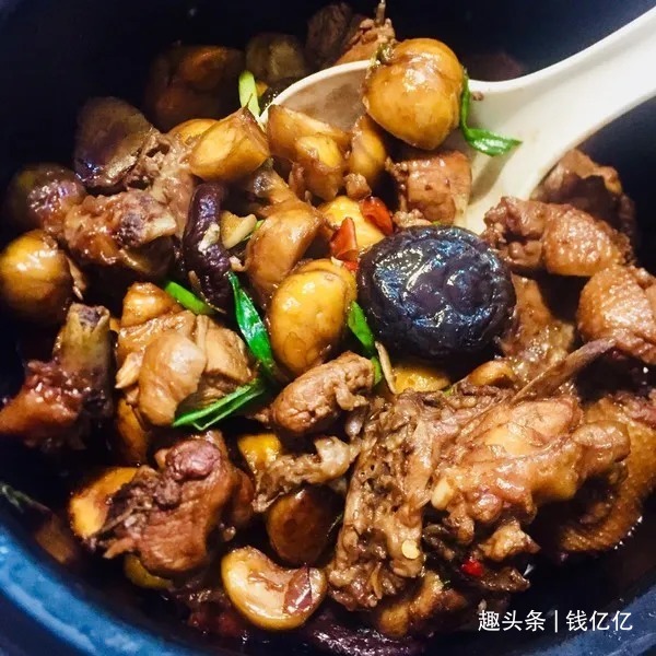 秋冬季节介绍一道好吃不腻又美味下饭,做法还简单的家常菜!