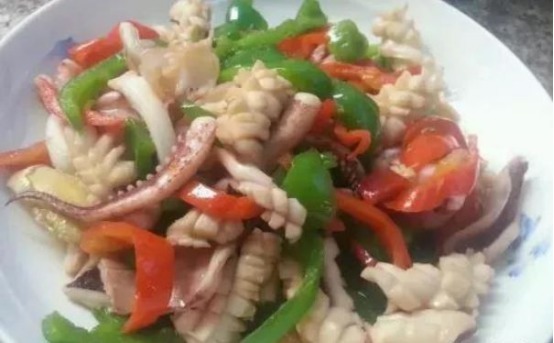 一家三口的晚饭，怎么吃都不腻，三天两头就做一次，超级下饭！