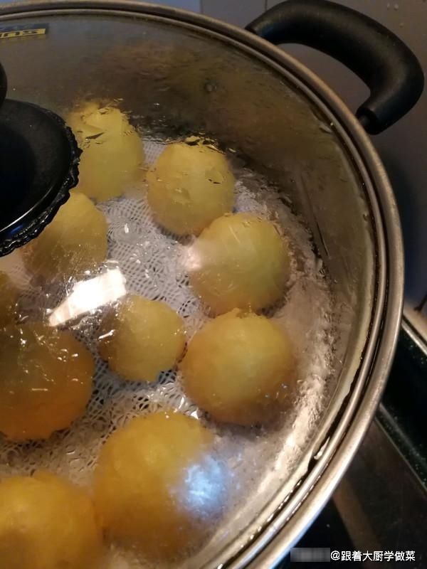 主食|从开始减肥，晚餐就拿它当主食，热量低还好吃，一搅一蒸就出锅