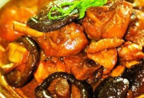 汤味鲜浓营养好吃，香而不腻肉汁四溢，孩子非常爱吃三天两炖一锅