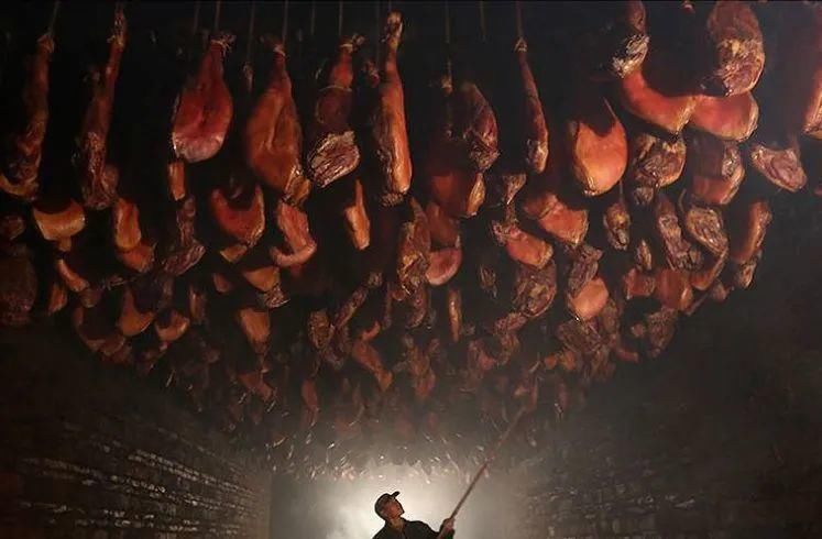 这才是正宗的四川腊味，咸、甜、麻、辣，口口入魂，一口让你吃到过年的味道。