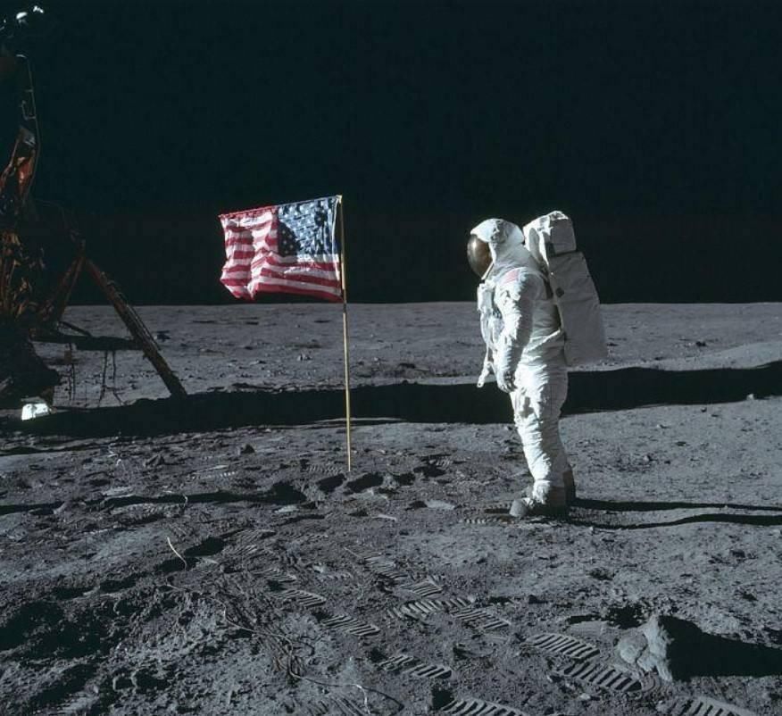 表面 美国当年留在月球的国旗,嫦娥五号为何无法找到它?真是骗局吗?