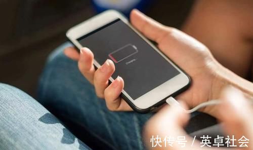 用户|老款iPhone大降价，但“买得起”的安卓用户却不愿换苹果了