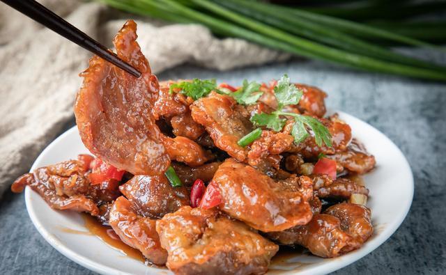 东北菜|第一次去东北吃饭,点了3个菜,一屋东北人全瞅我,上桌后我懵了