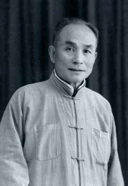 照片|62年拍照帝、50年银行职员相册……老相册里“淘”出的影像史