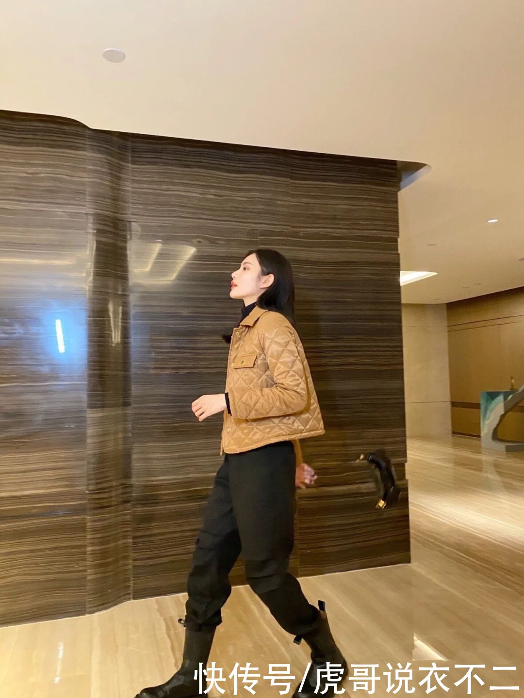 冬季|菱形格羽绒服才是时髦精首选，保暖轻盈又摩登，承包你的冬季时尚