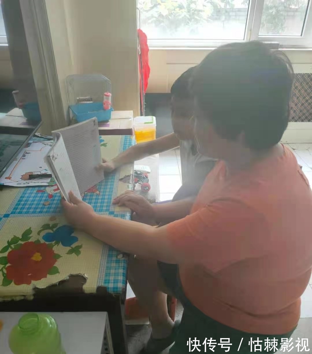 书海|“小书迷”畅游书海假期,点燃阅读兴趣——小店街道李家庄小学