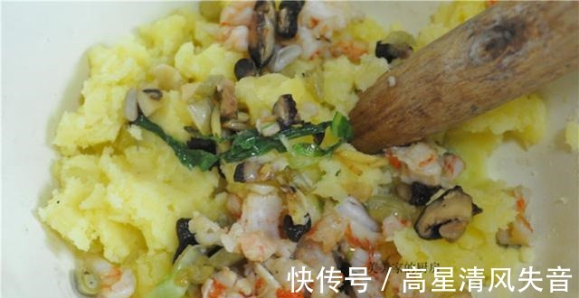 一日三餐|三伏天，吃肉不如吃土豆，教您一个好吃的做法，家有孩子多试试！