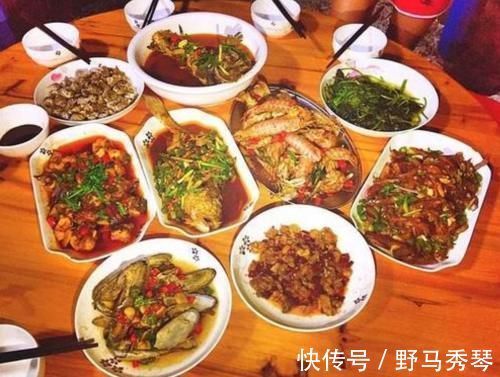 睡眠|你的晚餐怎么吃?以下4类食物晚上尽量少吃或者不吃,看看有哪些