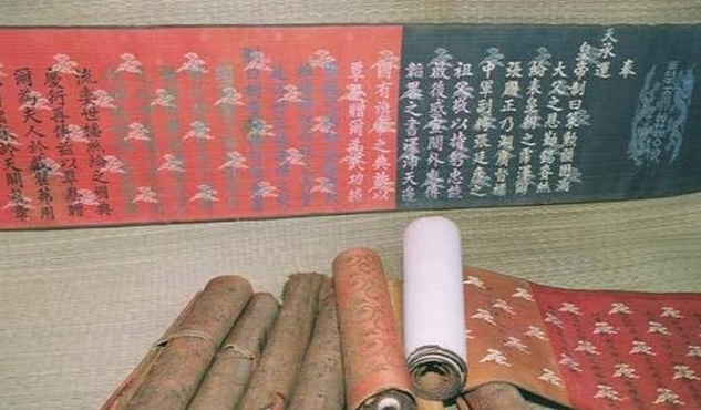 丢失|他家中藏有9道圣旨,借出展览丢失2道,展览方仅赔9万元