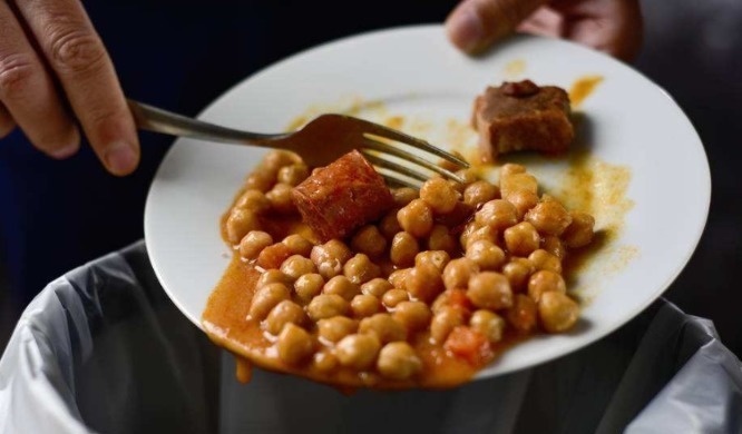 卤菜|隔夜产生“毒素”的6种菜，放冰箱也不行，为了健康别吃，快倒掉