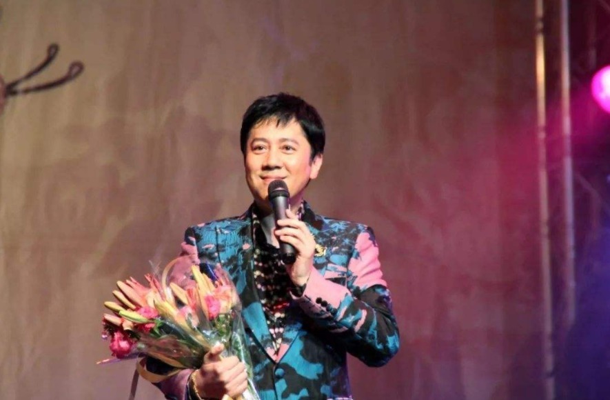 兩首歌 評價劉德華唱功不行,自己一生只唱紅2首,網友:誰給的勇氣?