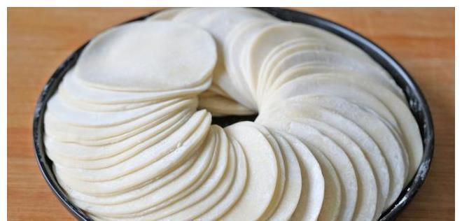 2块钱饺子皮简单一做，10分钟解决全家人早餐，再也不用吃馒头