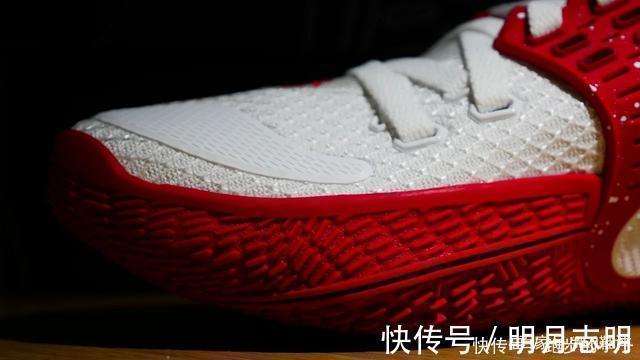 前后掌|600块前后掌双气垫!Nike再次诠释团队款比签名鞋好