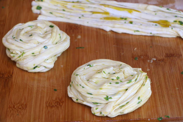 夏天就馋这个饼,不发面不烫面,柔软层次多,外面要10块一斤